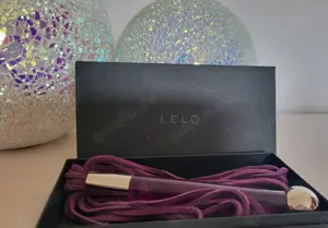 Peitsche, Lelo, Glas Peitsche, Wildleder, lila Bild 3