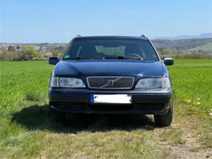 Volvo V70 2.4 Kombi 5 Zyl. Automatic blau Klima Euro 4 ZV Bild 4