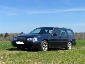 Volvo V70 2.4 Kombi 5 Zyl. Automatic blau Klima Euro 4 ZV Bild 3