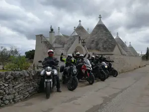 Problemloser Motorradtransport   Fahren Sie mit Biker.Tours, wohin Sie wollen