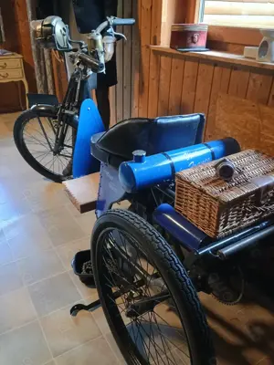 Oldtimer Monet goyon Automouche 147 CC BJ 22  Bild 3