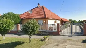 Ungarn: Haus mit Gästewohnung, Südseite Balaton (Plattensee)