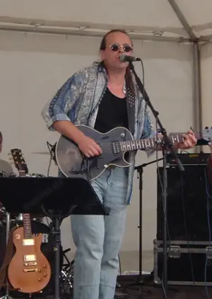 Live Musik Musiker Sänger Gitarrist Ein-Mann-Band kein DJ Bild 5