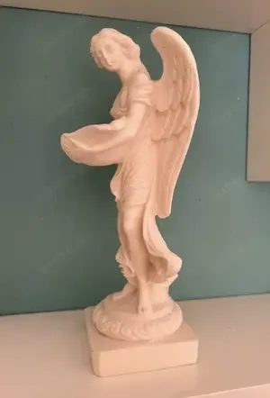 Engel aus Alabaster