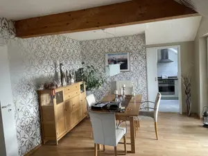 Super schönes Esszimmer incl. Kommode