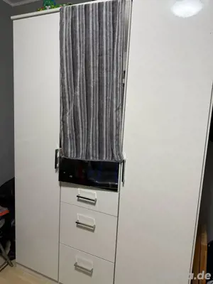 Kleiderschrank