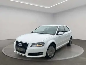 Audi A3 1.2 TFSI Attraction*1 Hand*Automatik*SHZ*PDC*