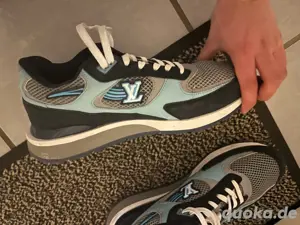 LV sneaker