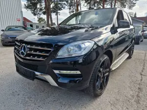 Mercedes-Benz ML 350 ML350 BLUeEFFiCiENCi 4x4 LEDER PANOR.DVD AHK3.5T