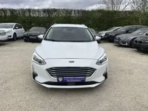 Ford Focus Turnier CoolConnect Aut. ACC+KAMERA+TOTWINKEL+1.H Bild 3