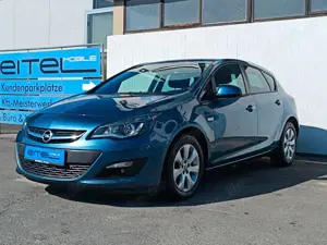 Opel Astra J Lim. 5-trg. Style SHZ Navi Bild 3