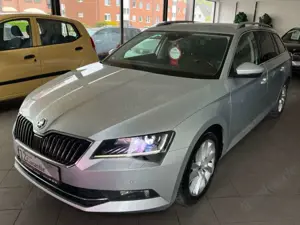 Skoda Superb Combi Premium Edition Leder~SpurAssi~ACC~ Bild 2