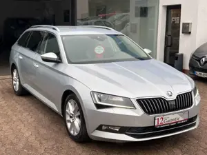 Skoda Superb Combi Premium Edition Leder~SpurAssi~ACC~ Bild 4