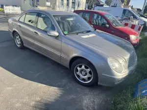 Mercedes-Benz E 200 E 200 CDI (211.004)