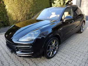 Porsche Cayenne E-Hybrid PANO SOFT SITZKLIMA AIR MATRIX 21ZOLL
