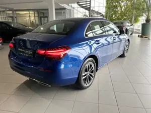 Mercedes-Benz A 180 A 180 d Limo Keyless+Fahr.assistenz+EDW+Kam+LED+ Bild 4