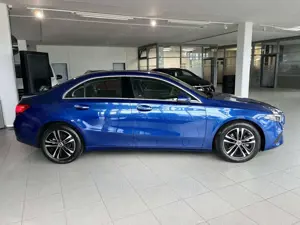 Mercedes-Benz A 180 A 180 d Limo Keyless+Fahr.assistenz+EDW+Kam+LED+ Bild 3
