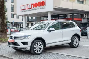 Volkswagen Touareg 3.0 V6 TDI  / AHK / Navi / 360 / LUFT