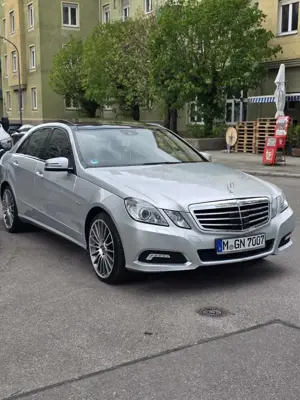 Mercedes-Benz E 350 T CGI BlueEFFICIENCY 7G-TRONIC Avantgarde