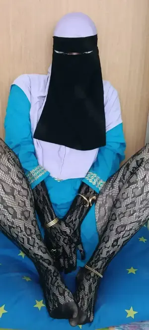 Niqabmädchen 19 nimmt dir den Druck über cam WA  01523-6982585  Bild 5