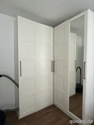 Kleiderschrank