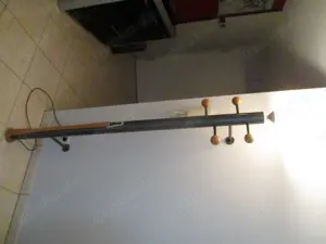 Gardroben-Ständer -beleuchtet (Wandleuchte)