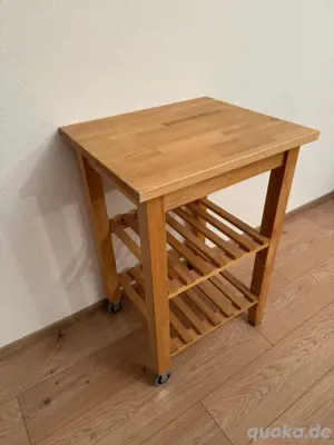 Küchentisch zur Ablage (aus Holz)