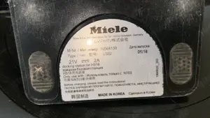gebrauchter Miele Robotersauer schwarz