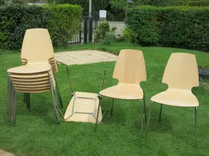10 Stapelstühle VILMAR 