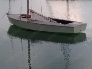 Delphin Segeljolle zu verkaufen, inklusive Trailer und Slipwagen