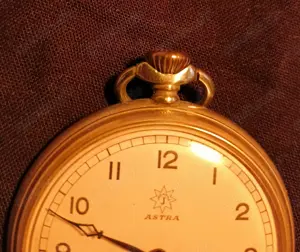 Junghans Astra Handaufzug Taschenuhr von Uropa - Vintage Bild 2