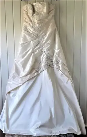 Brautkleid von Agnes,Gr.L,champagnerfarbend mit Schleppe