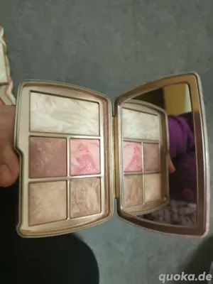 Originally Hour Glass contouring palette