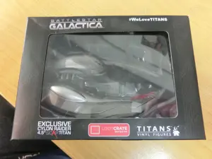 Battlestar Galactica Cyclon Raider 4.5" Figur von Titan Vinyl Figure