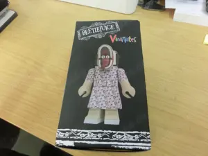 DIAMOND SELECT TOYS Beetljuice Barbara Maitland Vinyl Figure Bild 5