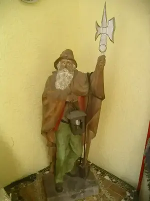 Geschnitzte bemalte Holzfigur Nachtwächter mit Laterne Mit Beleuchtung