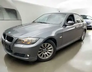 BMW 318 LIMO*LCI*SHZ*6 Gang*NAVI Business*Xenon*