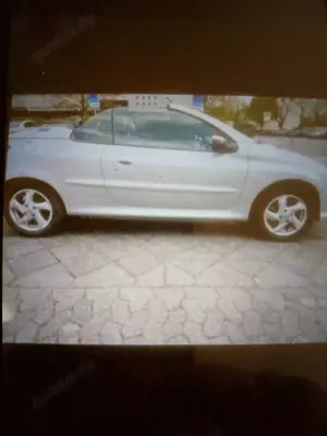 Peugeot 206 CC Platinum Bild 3