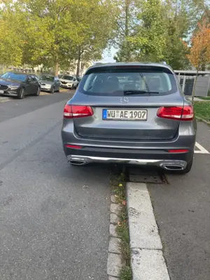 Mercedes GLC 220 D 4 Matic AMG Line Bild 4