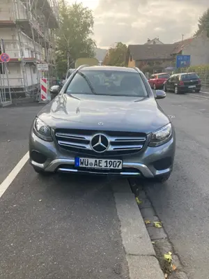 Mercedes GLC 220 D 4 Matic AMG Line Bild 2