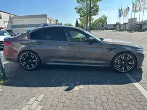 BMW M5 Lim. Carbon HK R.Kamera 20" FINANZIERUNG Bild 4