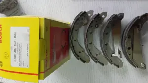 VW 443609525,443609526,1H0698071,1H0609525X Bosch 0986487102 Bremsbackensatz 