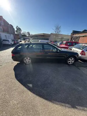 Mercedes-Benz E 220 T CDI Automatik Avantgarde DPF Bild 2 Mercedes-Benz E 220 T CDI Automatik Avantgarde DPF Bild 2