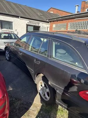 Mercedes-Benz E 220 T CDI Automatik Avantgarde DPF Bild 3 Mercedes-Benz E 220 T CDI Automatik Avantgarde DPF Bild 3