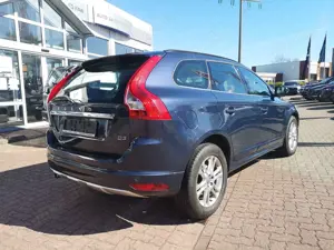 Volvo XC60 Momentum *Navi*Leder**S - Heft bis zum Ende* Bild 4