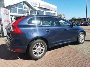 Volvo XC60 Momentum *Navi*Leder**S - Heft bis zum Ende* Bild 5