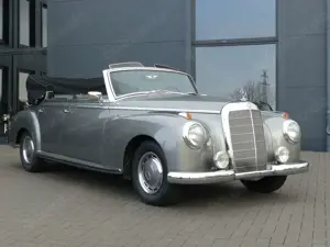 Mercedes-Benz 300 Adenauer Cabriolet *Autom.Klima,E-FH,Servo*