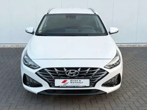 Hyundai i30 cw Trend Mild-Hybrid SHZ RKF TOP NEU Bild 2