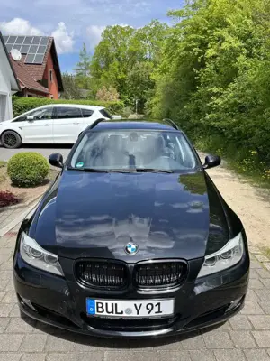 BMW 320 BMW E91 320d Facelift Schwarz
