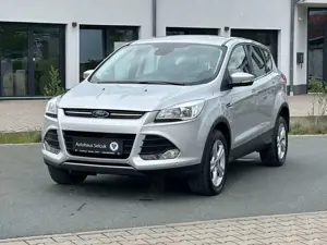 Ford Kuga Titanium *4x4*SHZ*Navi*Klima*AHK* Bild 2